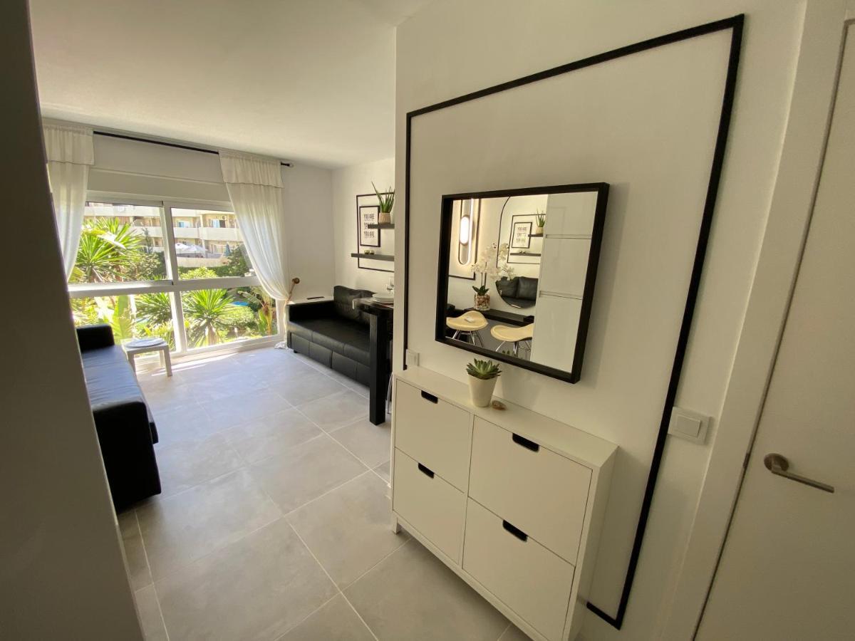 Modern Sea View Studio In Benal Beach Benalmádena Esterno foto